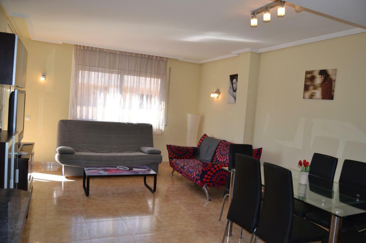 Apartamento Fabuloso apartamento familiar con piscina en Salou Exterior foto