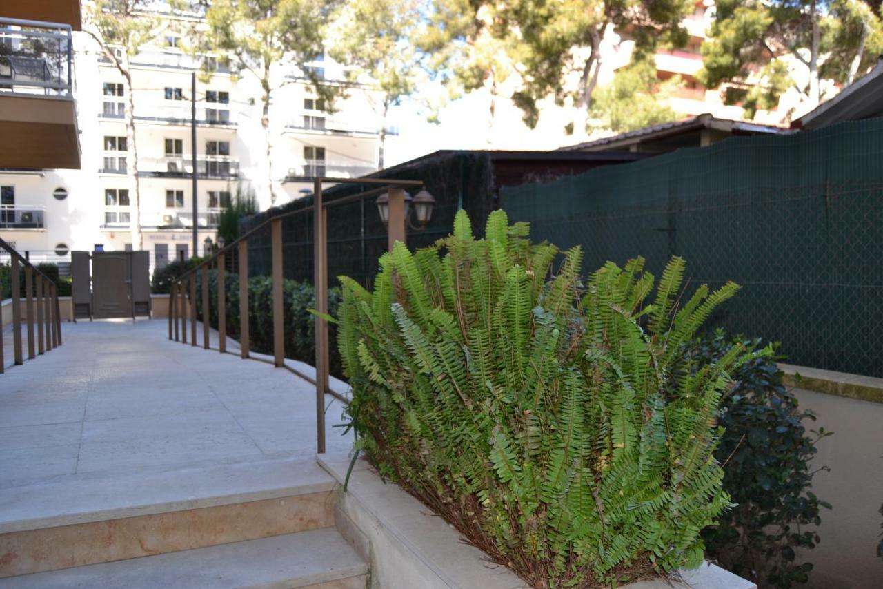 Apartamento Fabuloso apartamento familiar con piscina en Salou Exterior foto