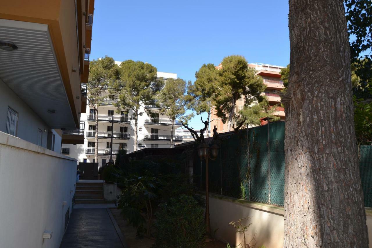 Apartamento Fabuloso apartamento familiar con piscina en Salou Exterior foto